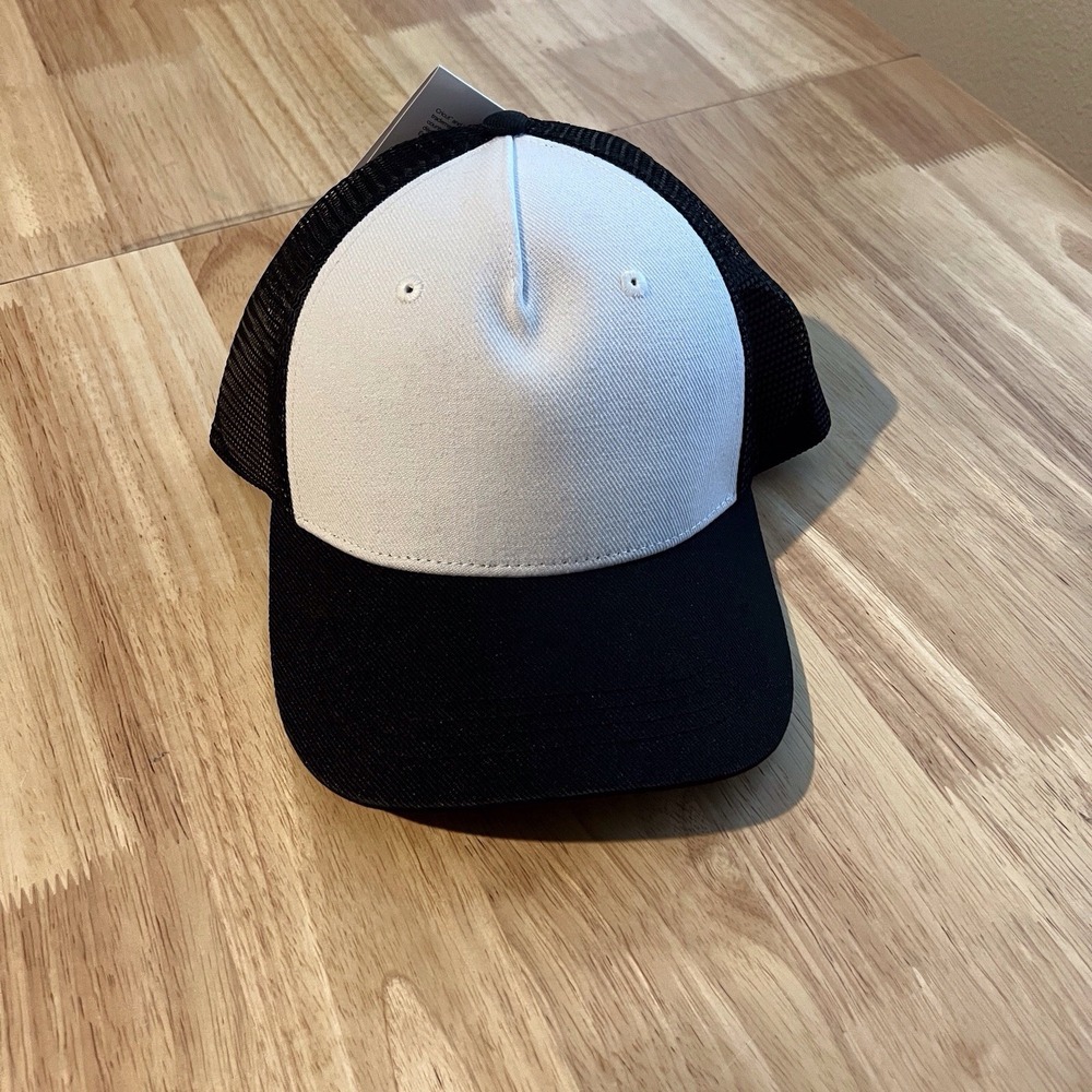 Cricut Infusible Ink Trucker Hat Blank, Black And white, Brand New